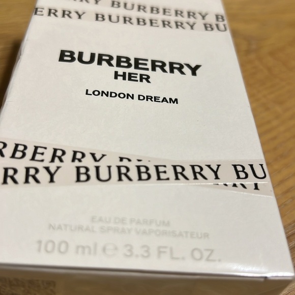 Burberry Her London Dream Eau de Parfum 3.3 - Picture 7 of 11